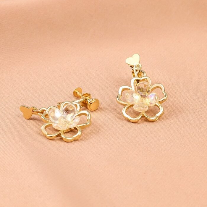 Small And Versatile Stereo Acrylic Flower Earrings